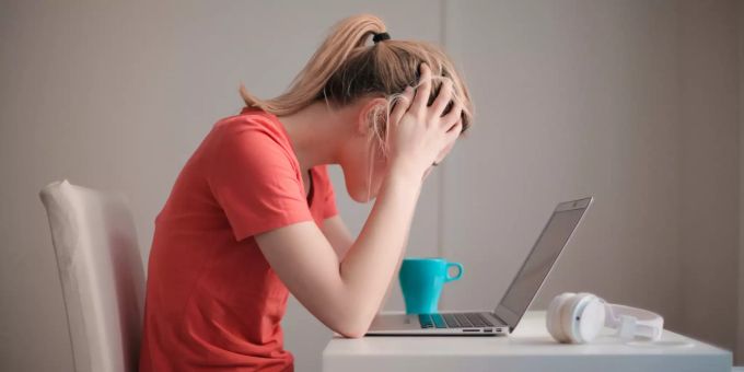 Frauen sind gestresster als gleichaltrige Männer. (Symbolbild) studie