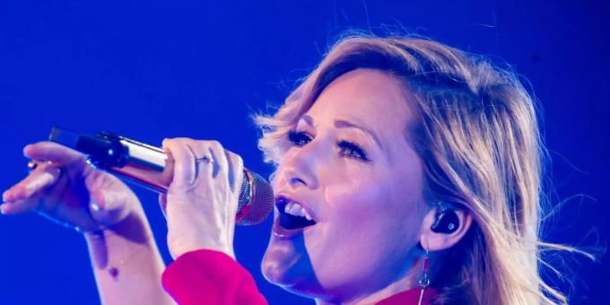 Die Sängerin Helene Fischer kündigt auf Instagram ihr Album «Rausch» an. Foto: Philipp von Ditfurth/dpa Die Sängerin Helene Fischer kündigt auf Instagram ihr Album «Rausch» an. Foto: Philipp von Ditfurth/dpa
