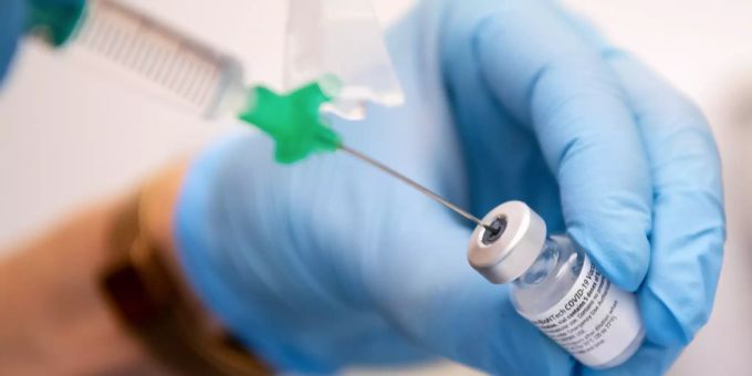 In der Schweiz ist bislang die Hälfe der Bevölkerung vollständig geimpft. Das Tempo nimmt von Woche zu Woche ab. Impfung Coronavirus