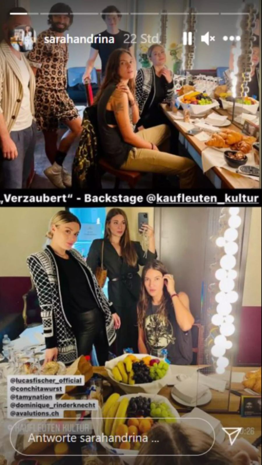 Die beiden schauten im Backstage-Bereich glücklich in die Kamera.