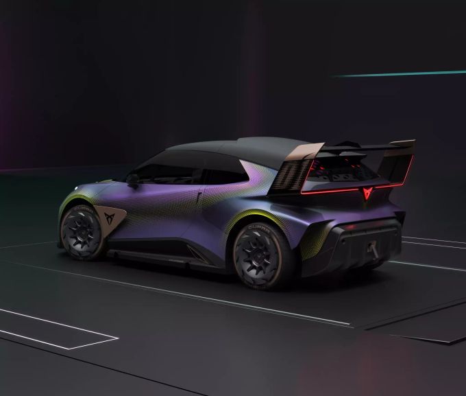Der mächtige Heckspoiler des Cupra Urban Rebel hat nur wenige Chancen auf Serienfertigung 2022 Cupra Urban Rebel