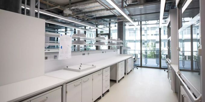 Ein Laborgebäude der Uni Zürich. (Archivbild) Uni Zürich