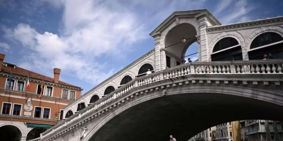 Die Rialto-Brücke in Venedig