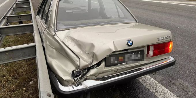 Der Lenker blieb unverletzt. Kantonspolizei Aargau