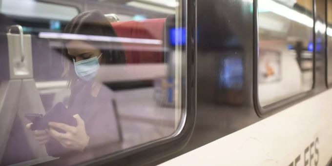 Frauen verunfallen im ÖV doppelt so häufig wie Männer. öv frauen
