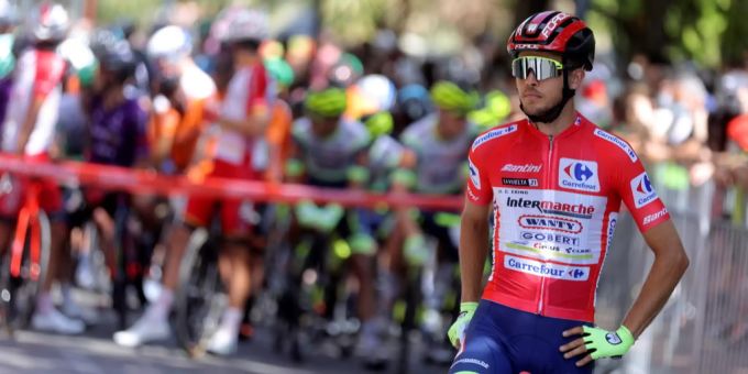 «Vuelta a España»-Führer Odd Christian Eiking bleibt in Position. vuelta a españa