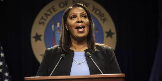 Letitia James, Generalstaatsanwältin des Staates New York, spricht auf einer Pressekonferenz. (Archivbild) Letitia James