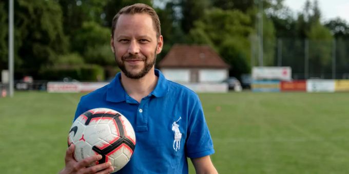 Pascal Stüssi ist der Präsident des Kartells der Ortsvereine Dietikon und Juniorenobmann beim FC Dietikon.