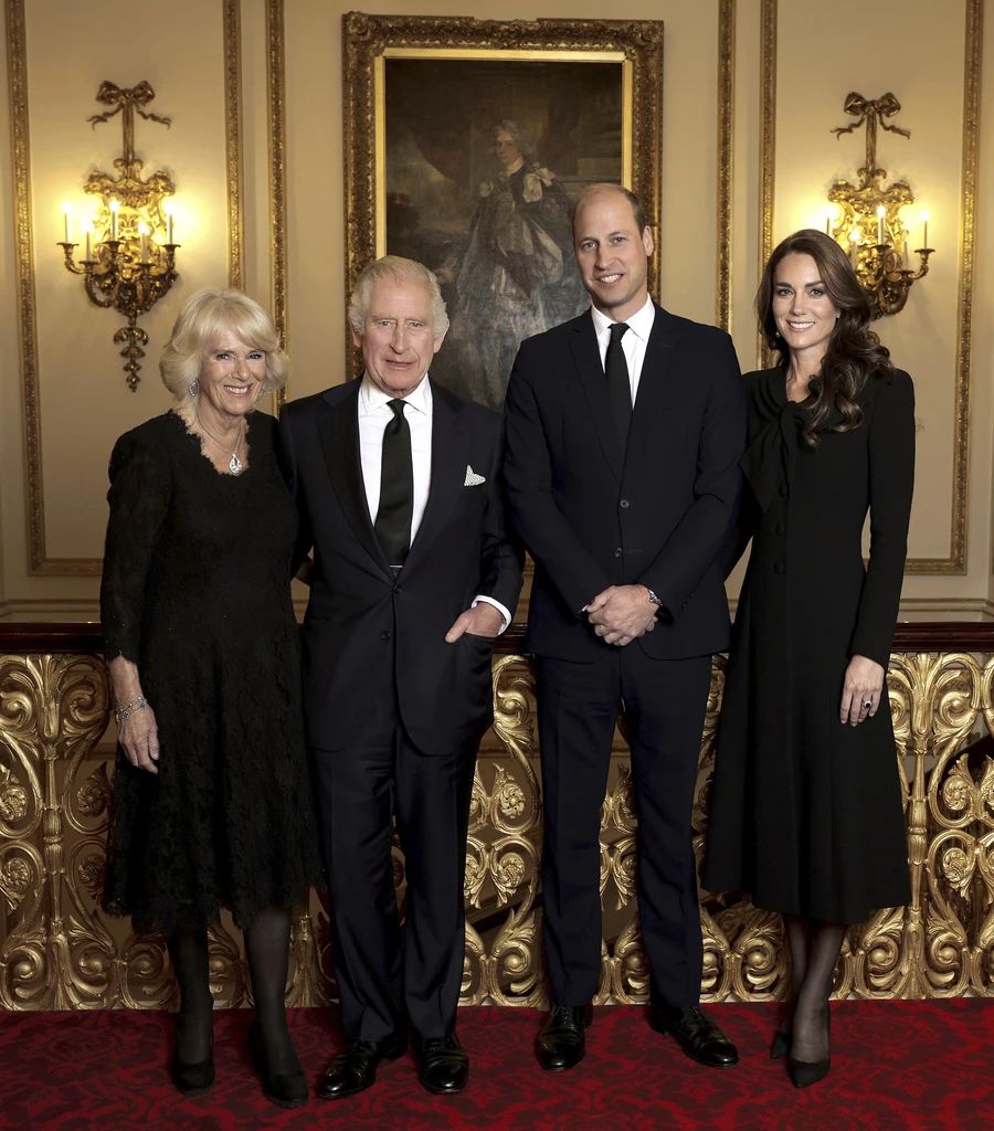 Charles und William mit ihren Gattinnen Camilla und Kate.