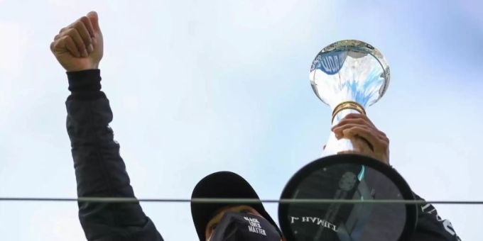 Lewis Hamilton kann beim Grossen Preis von Portugal den Rekord für die meisten Grand-Prix-Siege knacken. Foto: Bryn Lennon/Pool Getty/AP/dpa Lewis Hamilton kann beim Grossen Preis von Portugal den Rekord für die meisten Grand-Prix-Siege knacken. Foto: Bryn Lennon/Pool Getty/AP/dpa