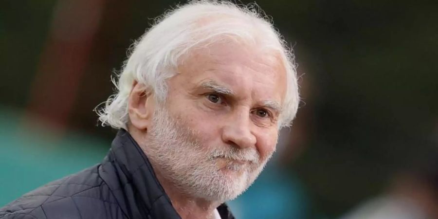 Ist mit der Arbeit von Trainer Peter Bosz sehr zufrieden: Rudi Völler, Geschäftsführer Sport von Bayer Leverkusen. Foto: Ronald Wittek/epa Pool /dpa