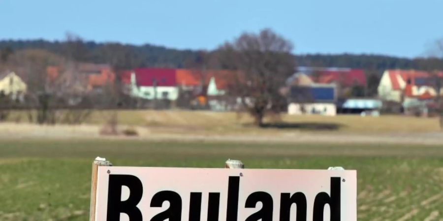 Es wird immer mehr Wohnraum benötigt. Doch zwischen Kommunen, Bauunternehmern und Umweltschützern herrscht Streit um das Thema Bauland. Foto: Patrick Pleul/dpa-Zentralbild/ZB