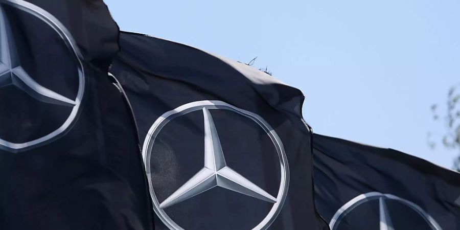 Der Autobauer Daimler hat auch im Juli 2 Prozent weniger Autos der Stammmarke Mercedes-Benz verkauft. (Archivbild)