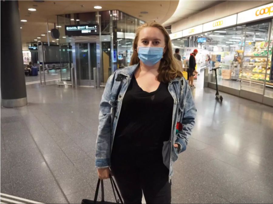 Jana (22): «In anderen Ländern muss man schon länger eine Maske tragen in den Läden. Da ist das jetzt nicht schlimm, dass das bei uns auch kommt.»