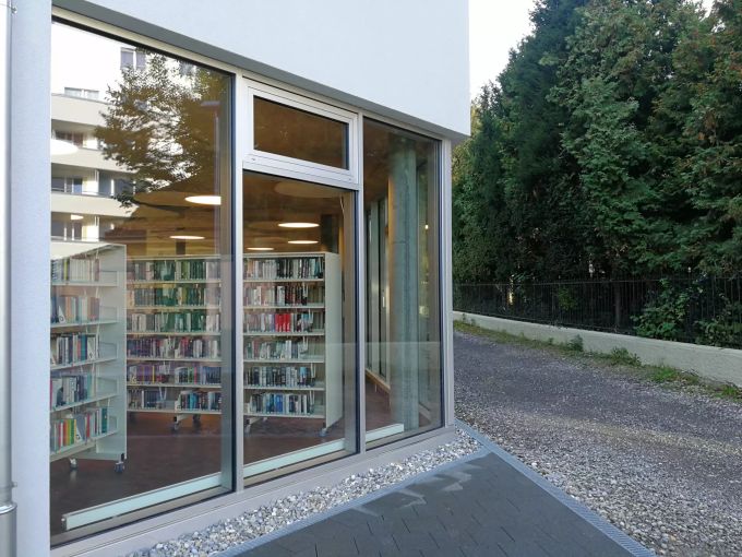 Die Gemeindebibliothek Münchenbuchsee. Die Gemeindebibliothek Münchenbuchsee.