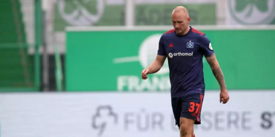 Wurde erneut gesperrt: HSV-Profi Toni Leistner. Foto: Daniel Karmann/dpa