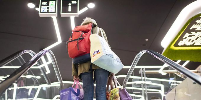 Beim Einkaufen in Baden-Württemberg gilt 2G. coronavirus
