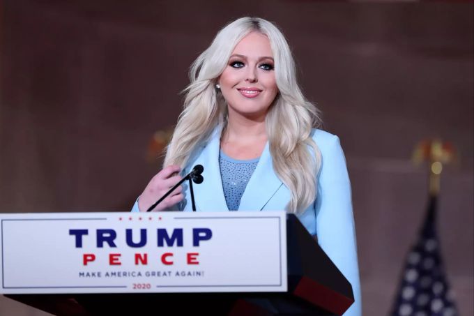 Tiffany Trump macht sich für die Wiederwahl von Papi Donald stark. Virtual