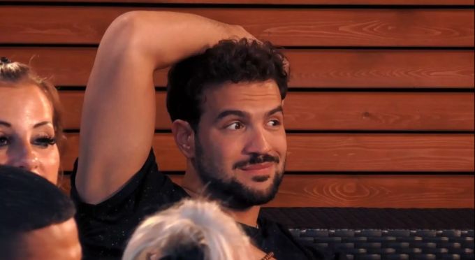 «Like Me I’m Famous»: Yasin Cilingir staunt nicht schlecht über die Anzahl der Frauen von Aurelio. «Like Me I’m Famous»