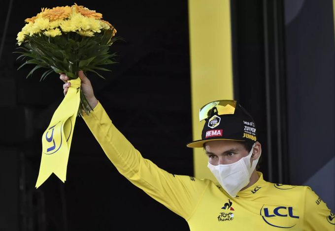 Primoz Roglic im Gelben Trikot bei der Tour de France. Roglic Tour de France