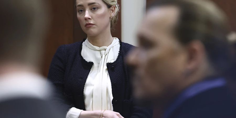 Amber Heard kehrt nach einer Pause zurück in den Gerichtssaal. Foto: Jim Lo Scalzo/Pool EPA/AP/dpa