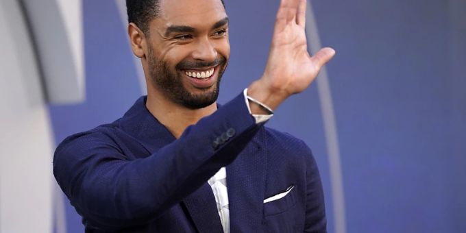 Rege'-Jean Page, Darsteller des Netflix-Films «The Gray Man», kommt zur Premiere des Films ins TCL Chinese Theatre in Los Angeles. Regé-Jean Page