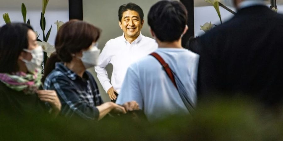 Abe wird im September mit einem Staatsbegräbnis geehrt