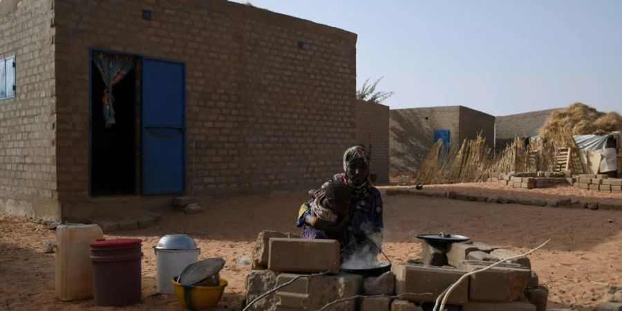 Eine Frau aus Mali Anfang Februar in der nigrischen Ortschaft Ouallam