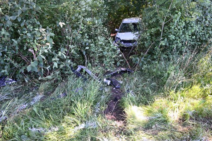 Das Auto des 47-Jährigen wurde die angrenzende Wegrandbewaldung hinuntergestossen. St. Gallen