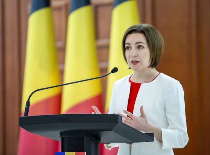Die Präsidentin von Moldawien, Maia Sandu, spricht an einer Konferenz mit dem belgischen Premierminister am 13. April 2022 in Chisinau. moldawien