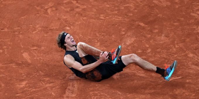«Schwer verletzt» - Zverev knickt im Halbfinal gegen Nadal um
