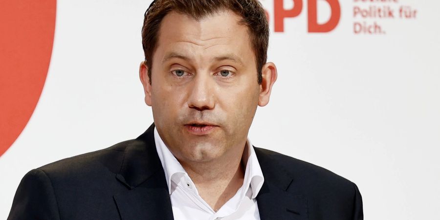Lars Klingbeil, SPD-Bundesvorsitzender, will vor allem die Mineralölkonzerne als Krisen- und Kriegsgewinner besteuern.