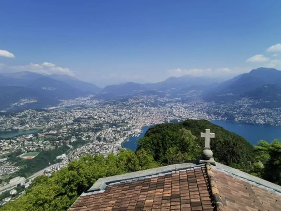 Nicola Aerschmann zeigt uns seinen Ausblick vom Monte San Salvatore. – Nau.ch