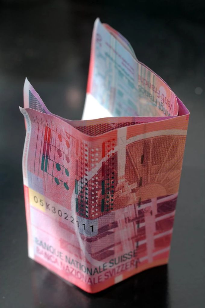 In der Schweiz aktive Geldfälscher werden fast immer ausfindig gemacht, so das Fedpol. 20er Note