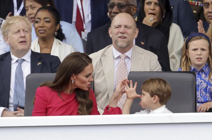 Louis war bei der Abschlussparade ein kleiner Frechdachs! Prinz Louis
