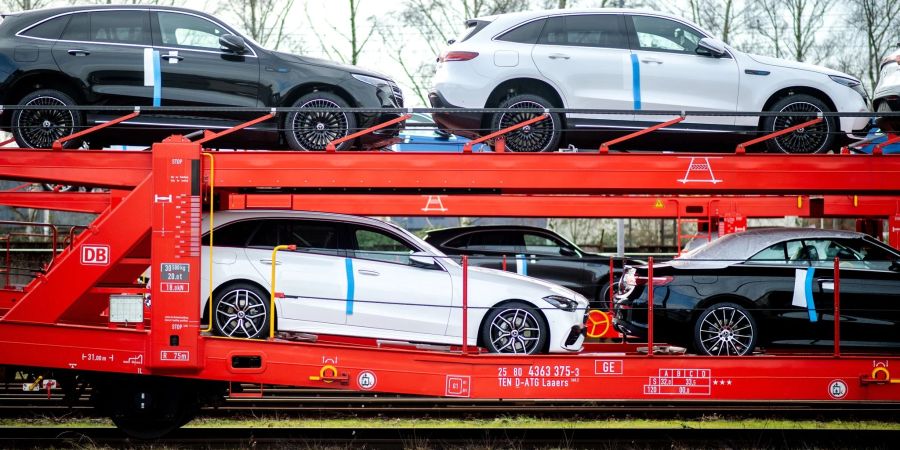 Die Verfügbarkeit von Neuwagen wird vorläufig beschränkt bleiben, die Lieferzeiten bleiben extrem lang.