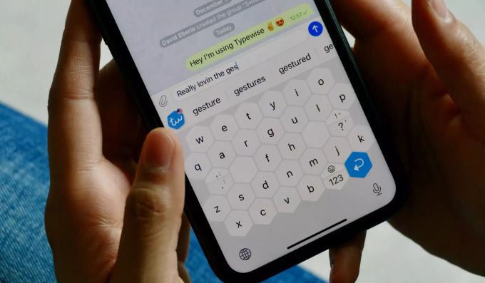 Die Schweizer Tastatur Typewise erhält neue Features. Tastatur Typewise