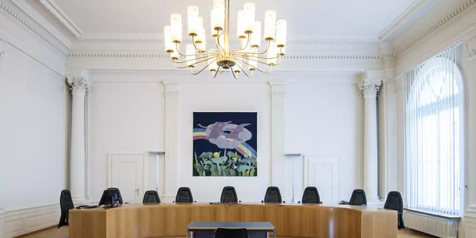 Der Prozess gegen einen Mann, der seinen acht Wochen alten Sohn getötet und sein zweites Baby misshandelt haben soll, findet im Saal des Obergerichts in Solothurn statt. (Archivbild) Gericht
