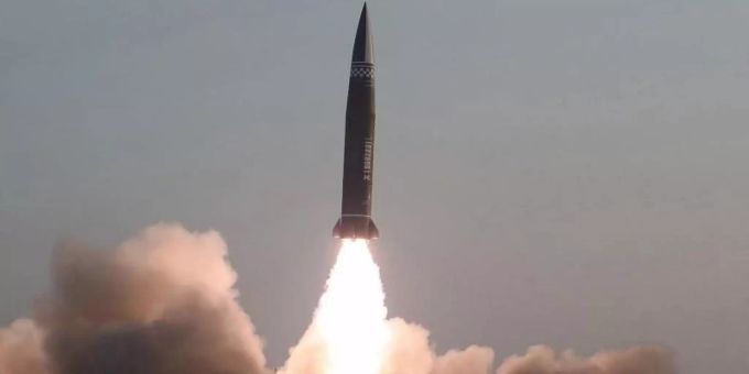 Südkorea und Japans bestätigten den Abschuss zweier ballistischer Kurzstreckenraketen Nordkoreas in Richtung offenes Meer. Foto: -/KCNA/dpa Nordkorea, Südkorea