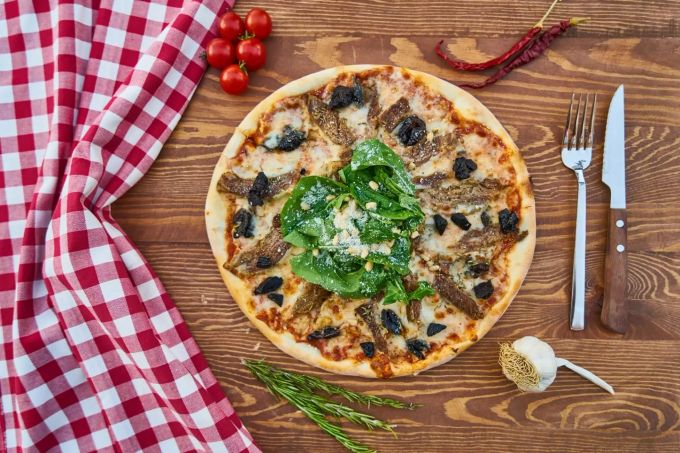 Es geht nichts über eine knusprige Pizza. Eine Pizza