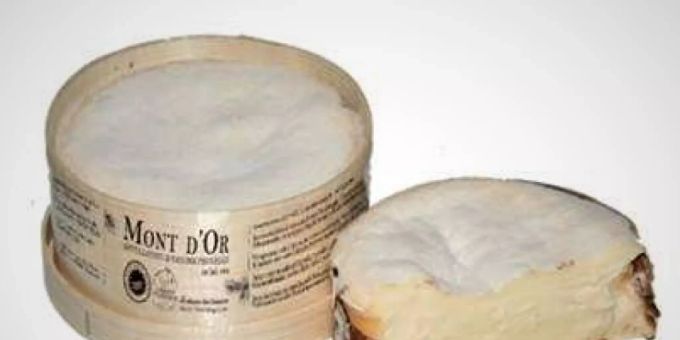 Globus hat den Rohmilch-Weichkäse Vacherin mini Mont d’Or wegen Listerien zurückgerufen. Betroffen ist nur die Charge mit dem Haltbarkeitsdatum vom 1. April. Globus hat den Rohmilch-Weichkäse Vacherin mini Mont d’Or wegen Listerien zurückgerufen. Betroffen ist nur die Charge mit dem Haltbarkeitsdatum vom 1. April.
