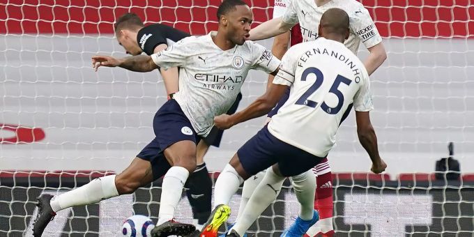 Raheem Sterling bejubelt seinen Treffer im Spiel gegen Arsenal. Arsenal