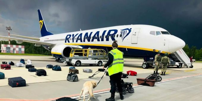 Ryanair-Maschine am Flughafen Minsk Ryanair-Maschine am Flughafen Minsk