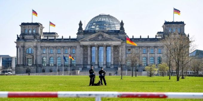 Der Reichstag, Sitz des Bundestags Der Reichstag, Sitz des Bundestags