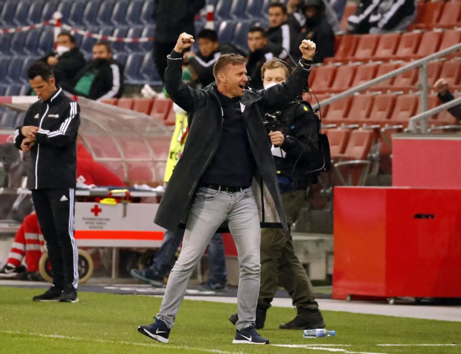 Noch-Salzburg-Trainer Jesse Marsch kann nach dem Abpfiff jubeln. Sein Team gewinnt das nächste Double. Er übernimmt im Sommer bei RB Leipzig.