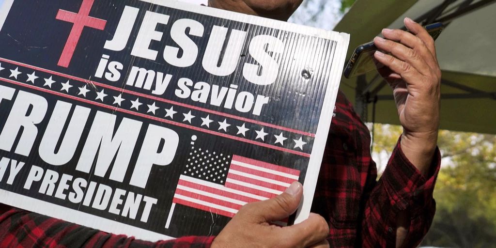 Trump Insterment Donald Trump ist für Radikal-Christen ein Instrument Gottes