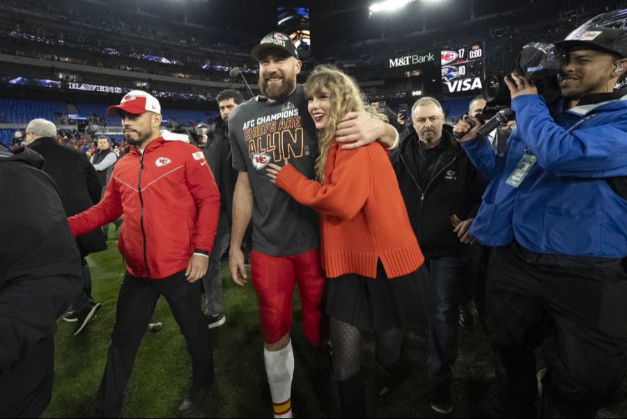 ... oder in den USA Footballspieler und Taylor-Swift-Freund Travis Kelce.