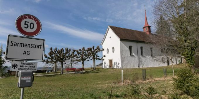 Ortseinfahrt Sarmenstorf (AG). Ortseinfahrt Sarmenstorf (AG).