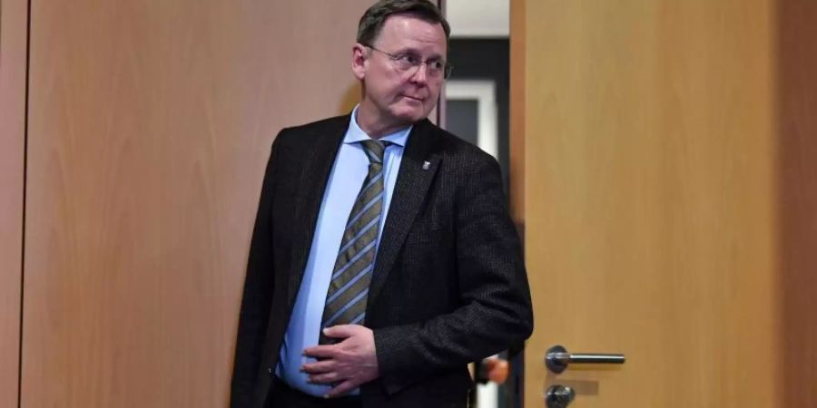 Bodo Ramelow kommt aus dem Konferenzraum nach einem erneuten Treffen von Linke, SPD und Grünen sowie der CDU im Thüringer Landtag. Foto: Martin Schutt/dpa-Zentralbild/dpa