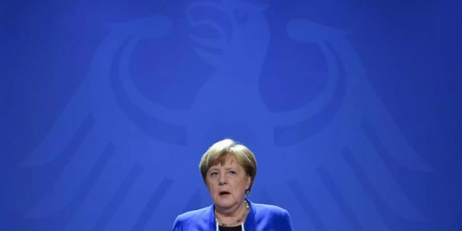 Bundeskanzlerin Angela Merkel (CDU) hat eine umgehende Umsetzung der Einreisebeschränkungen für Nicht-EU-Bürger nach Deutschland zugesagt. Foto: John Macdougall/AFP POOL/dpa